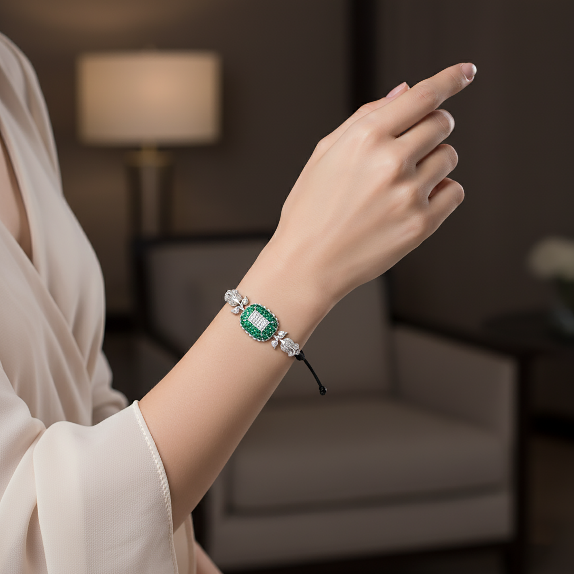 Royal Emerald Halo Diamond Bracelet