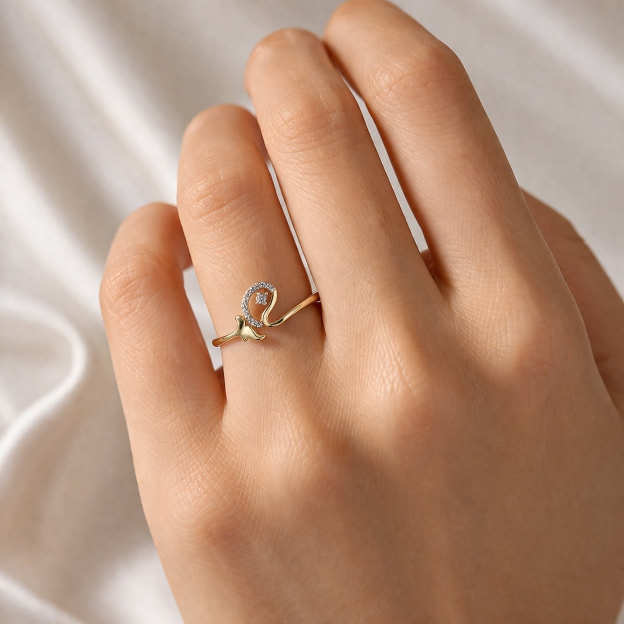 Shining Swirl Diamond Ring