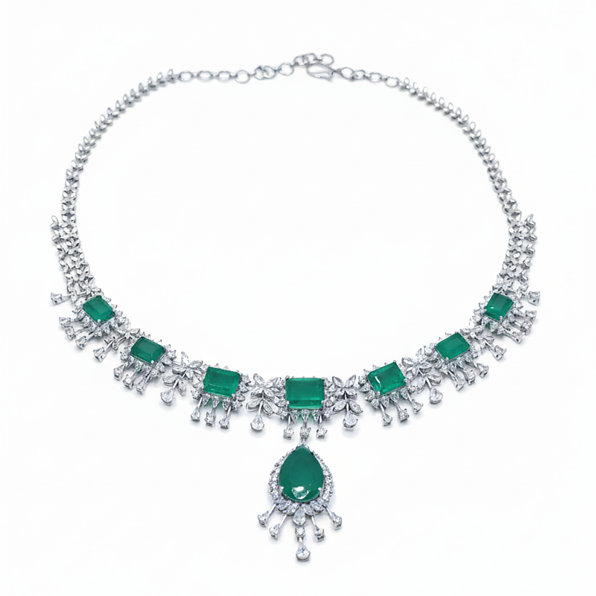 Elegant Emerald Necklace with Diamonds